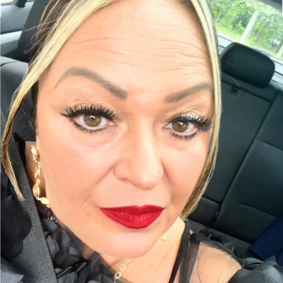 Meet your Posher, Gilberta - Picture 2 of 2